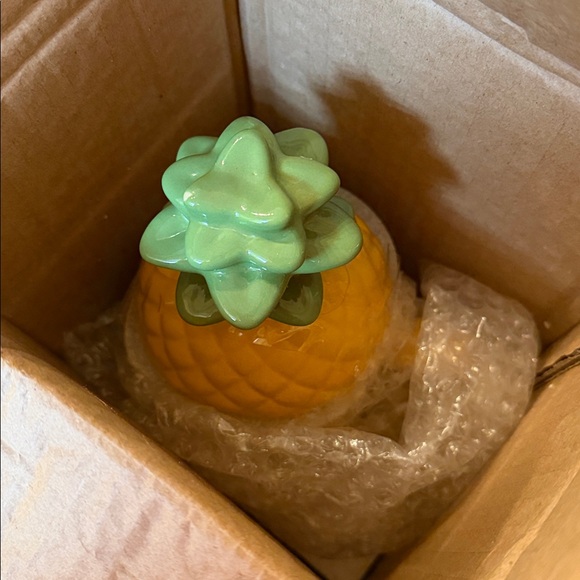 Rae Dunn Lidded Pineapple Mug - Picture 7 of 7